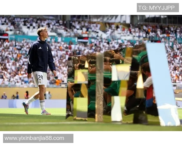 皇马俱乐部严厉反对球迷投掷硬壳飞机的危险行为呼吁维护比赛安全